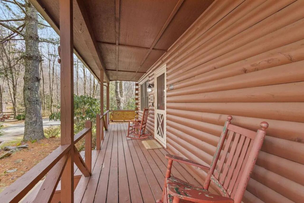 Classic Log Cabin With Fireplace On Quiet River Blowing Rock Eksteriør billede