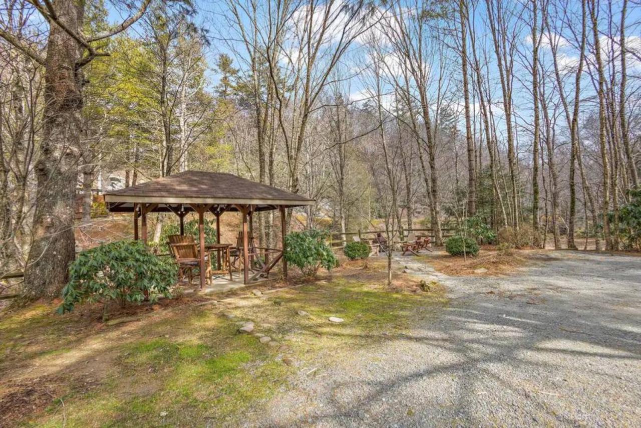 Classic Log Cabin With Fireplace On Quiet River Blowing Rock Eksteriør billede