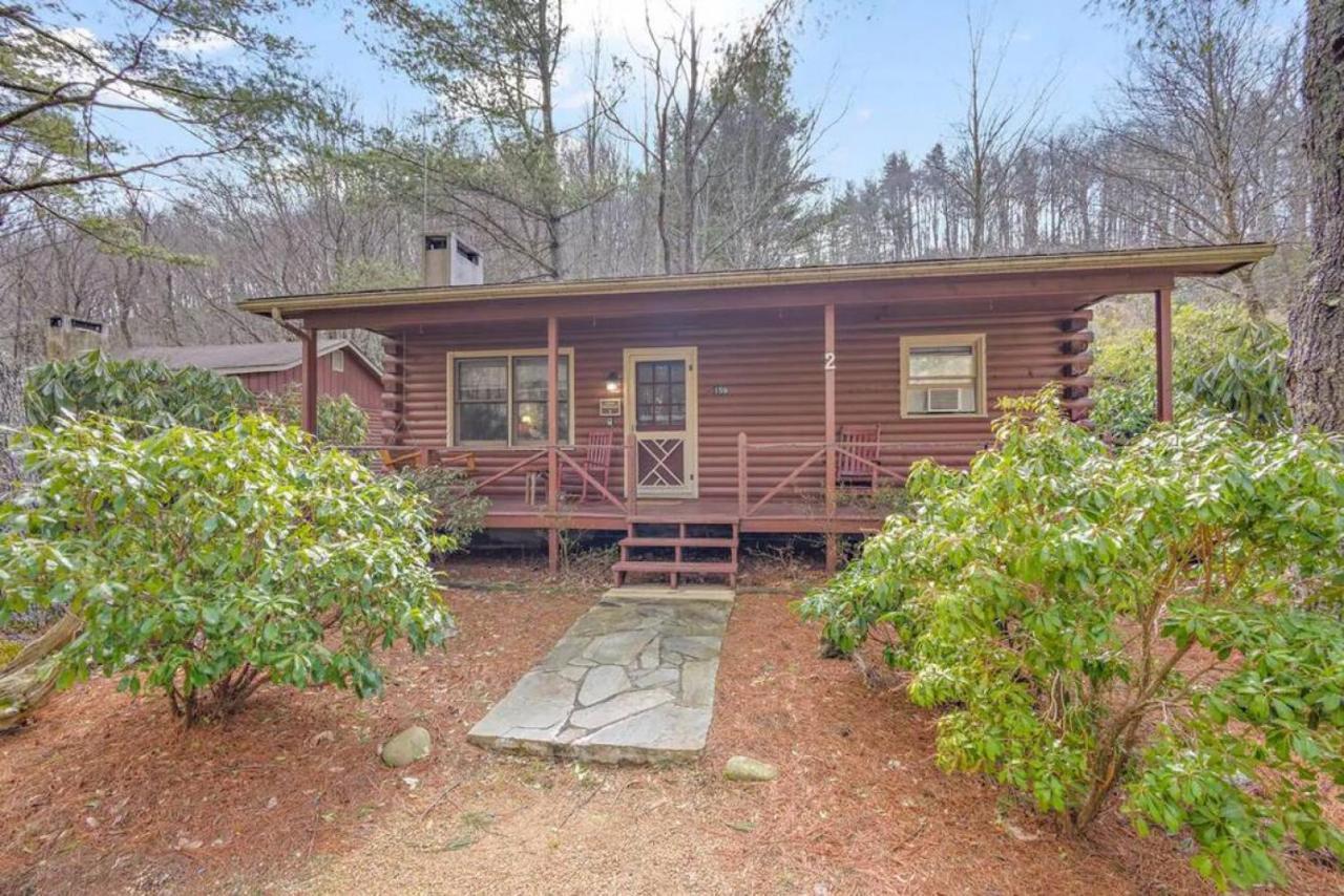 Classic Log Cabin With Fireplace On Quiet River Blowing Rock Eksteriør billede